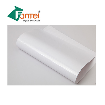 ماتي الساخن مغلفة راية 320 GSM ، مادة طباعة الإعلان PVC