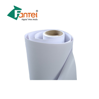 240gsm 7oz 200D * 300D PVC راية رولز مغلفة على البارد فرونتليت